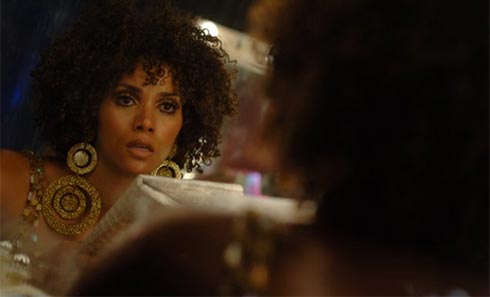 Halle Berry in Frankie & Alice 