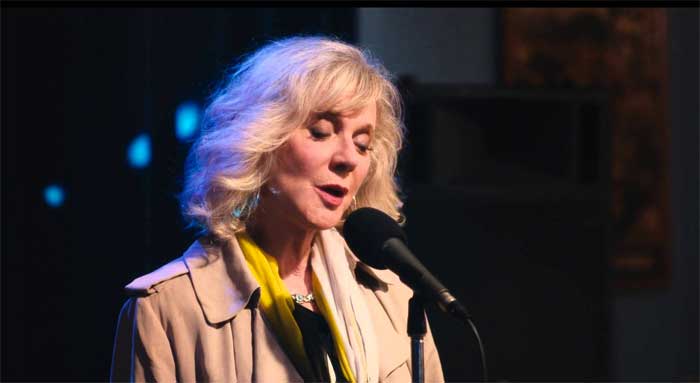 Blythe Danner in I'll See You in My Dreams