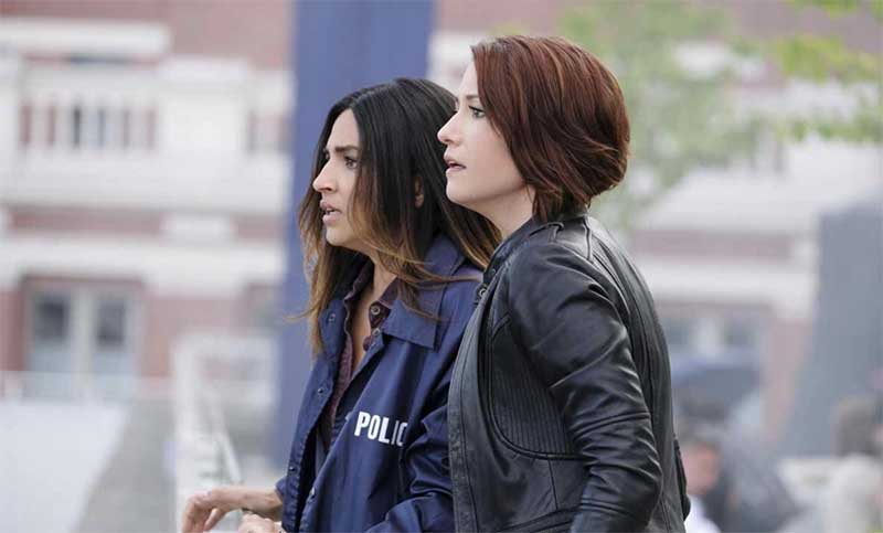 Chyler Leigh and Floriana Lima in Supergirl