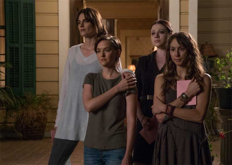 Michelle Trachtenberg, Troian Bellisario, Stana Katic, and Jess Weixler in Sister Cities