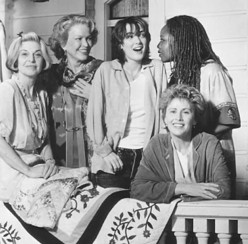 Winona Ryder, Anne Bancroft, Ellen Burstyn, Alfre Woodard, and Kate Nelligan in How to Make an American Quilt