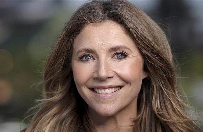 Sarah Chalke in Firefly Lane