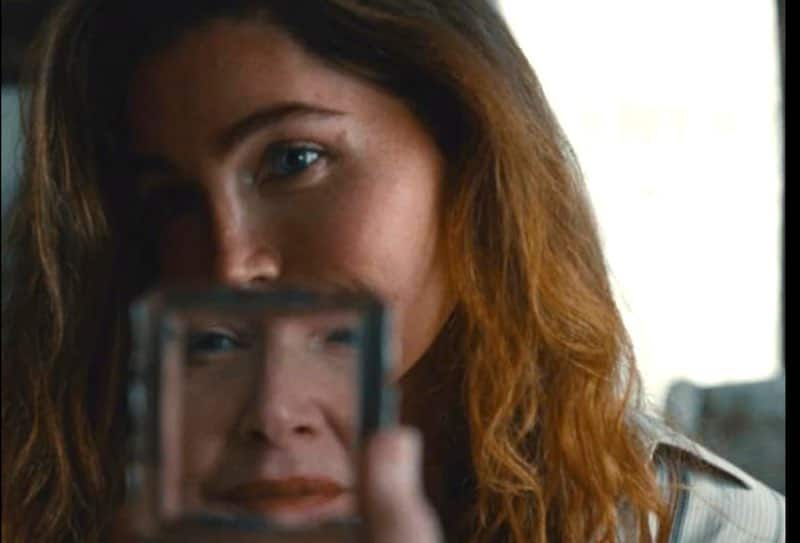 Trace Lysette with Patricia Clarkson reflect in a small mirror