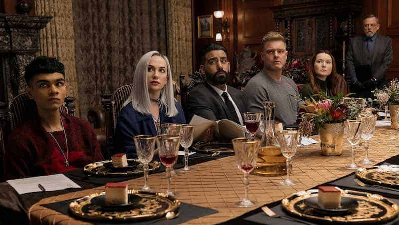 Mark Hamill, Sauriyan Sapkota, Samantha Sloyan, Kate Siegel, Matt Biedel, and Rahul Kohli in The Fall of the House of Usher