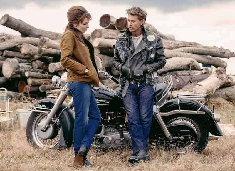 Austin Butler and Jodie Comer in The Bikeriders