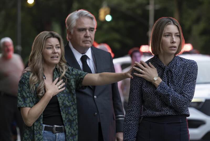 Jessica Biel, Elizabeth Banks, and Michael Harney in The Better Sister 
